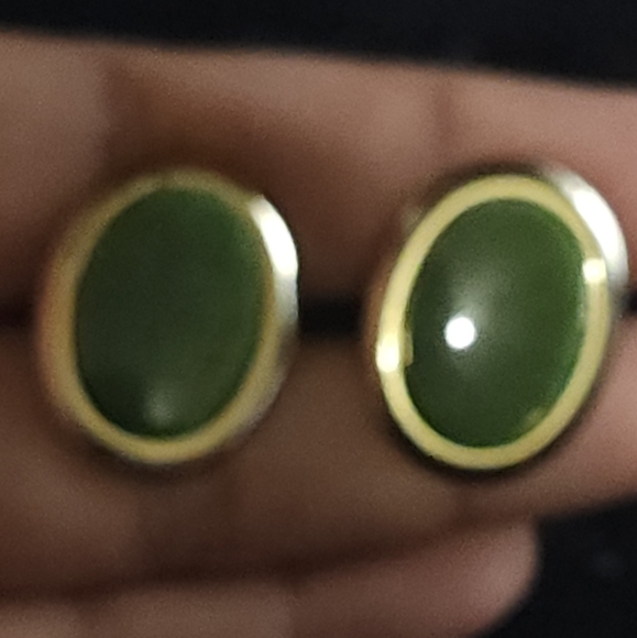 Medium Light Green Cufflinks - Picture 8 of 10